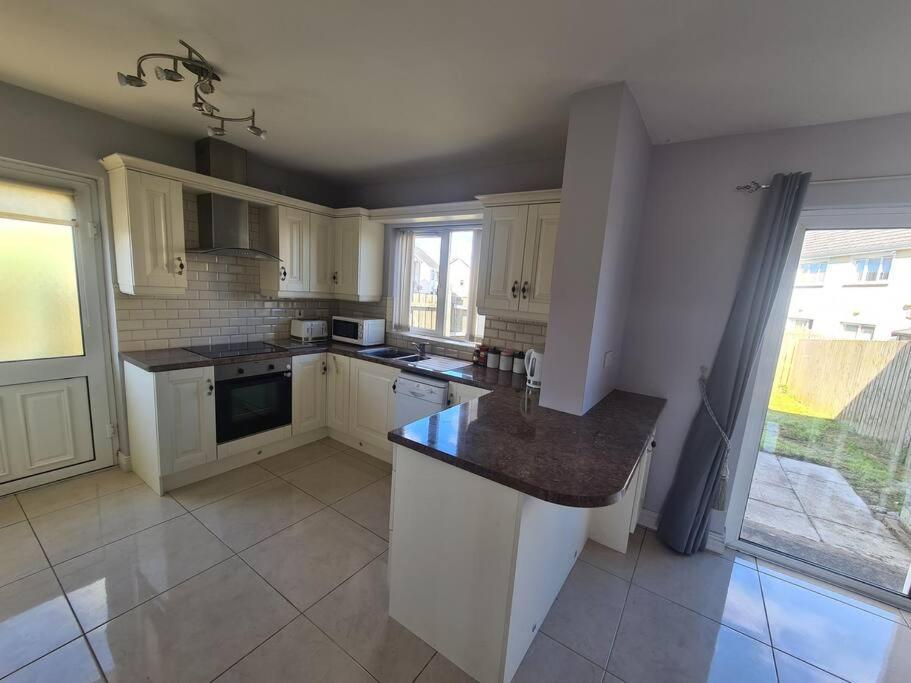 Bundoran Seaside Stays House - Wifi, Large Spacious Home Eksteriør bilde